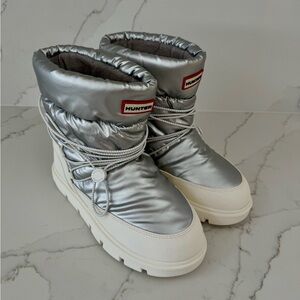 Hunter Metallic Silver and White Winter Boots